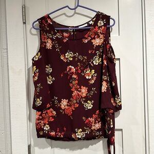 New York & Company Burgundy Floral Blouse w/cold Shoulder